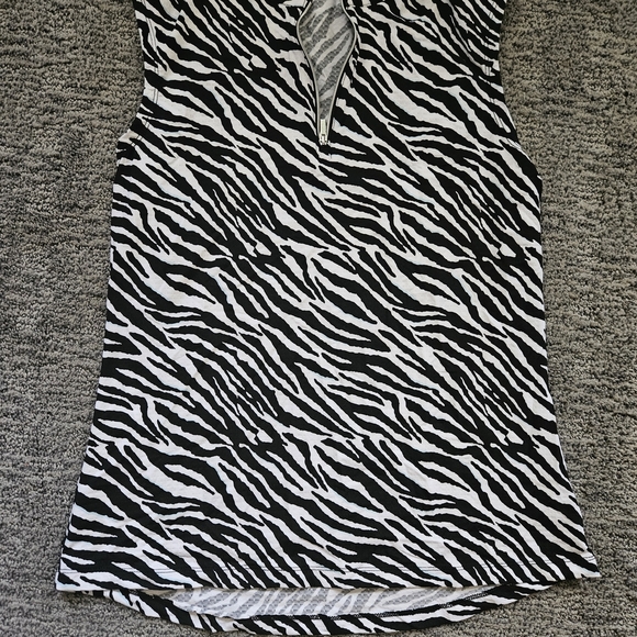 Zebra Print Sleeveless Top - Picture 1 of 5
